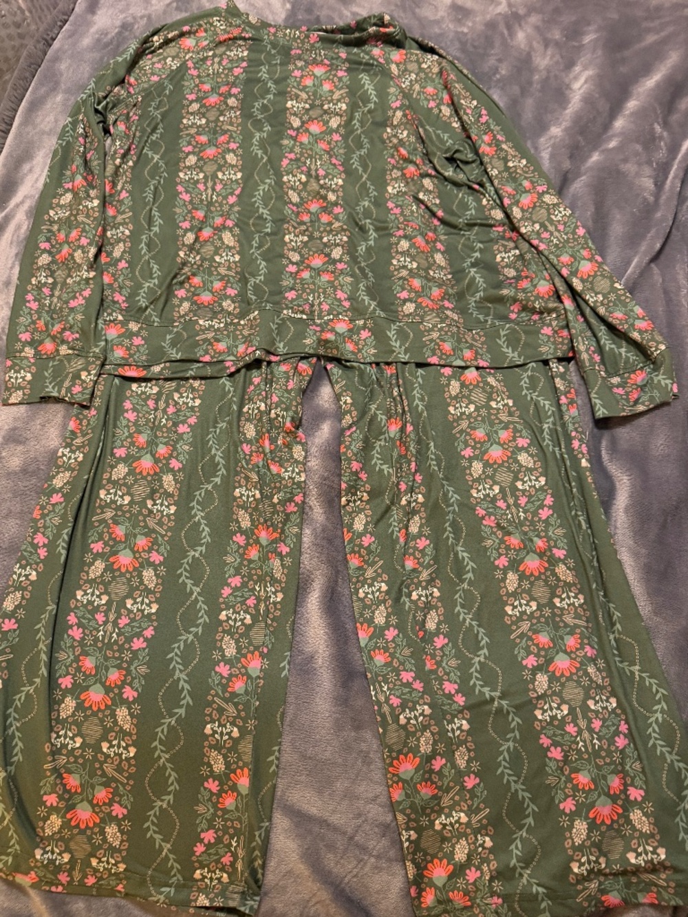 Mary Square Medium Green Floral Lounge Set Long Sleeve Wide Leg Pants